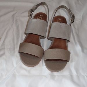 TOMS Women's Poppy Sandals